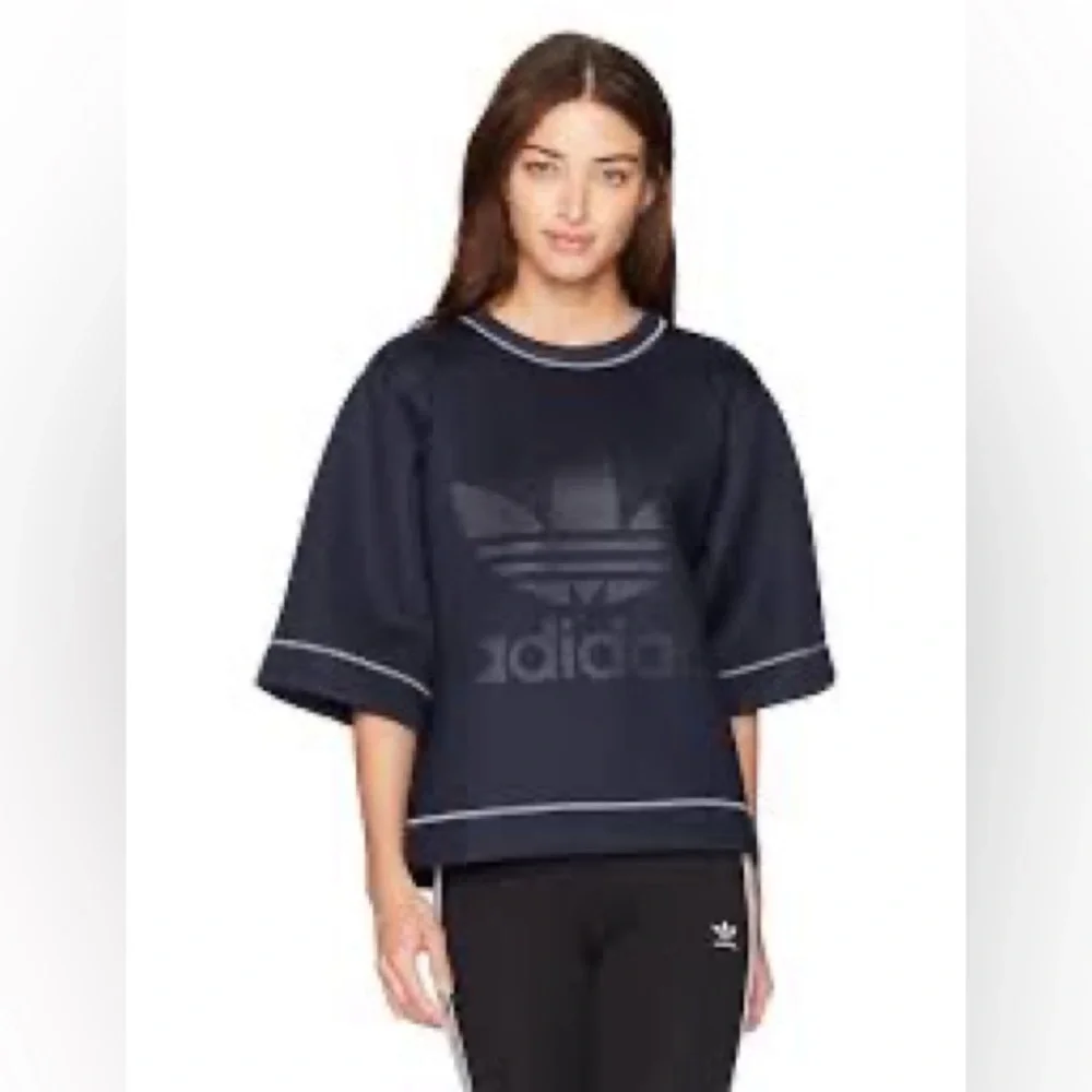 ADIDAS – BR9366 WOMENS REVERSIBLE SWEATSHIRT - Picture 1 of 6
